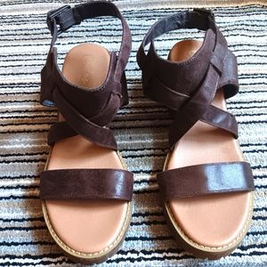 Brown Strappy Gladiator Shoes !